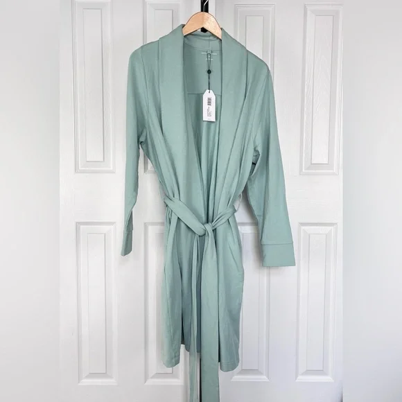 Universal Standard Rachele Lounge Robe - Picture 1 of 6